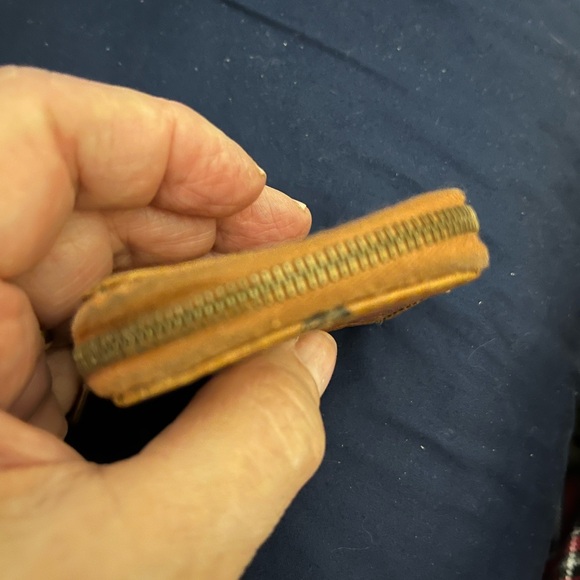 MCM vintage small coin purse. - Picture 6 of 9